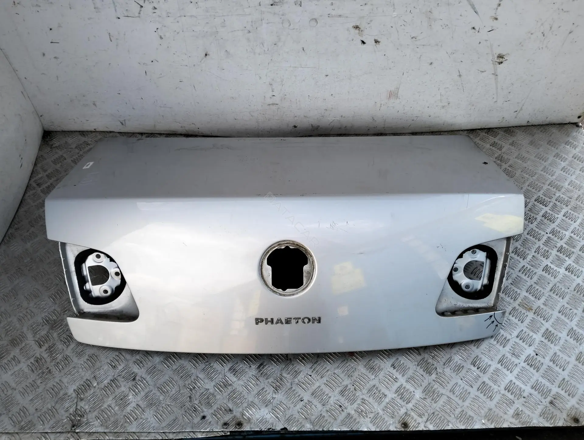 Крышка багажника 3D5827159