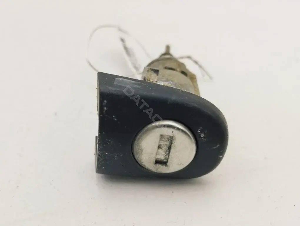 Личинка замка двери 1J0837167