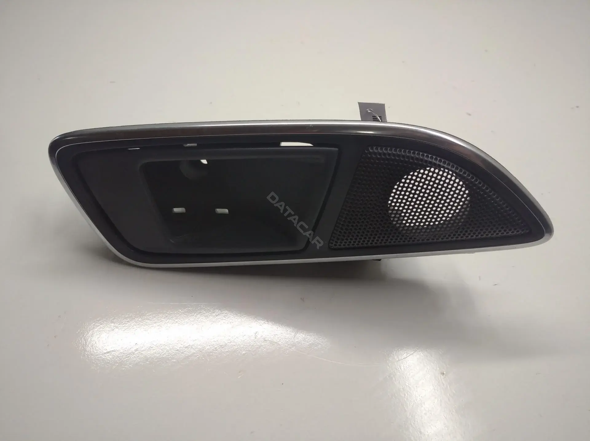 Ручка двери AV11-R22600-CC / 1859254