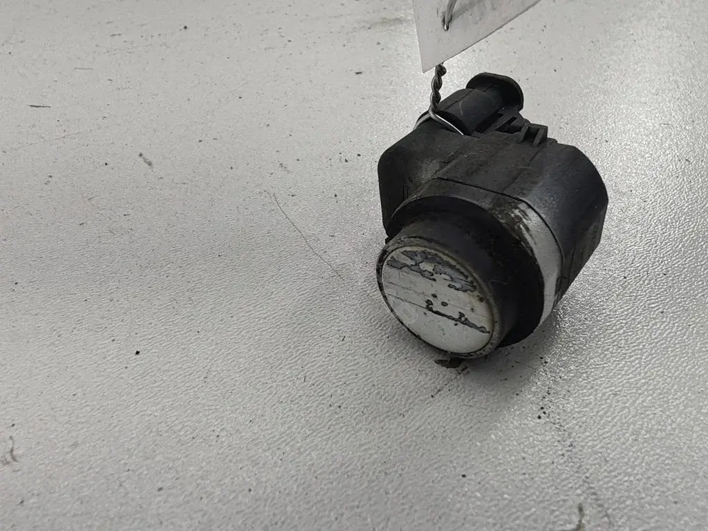 Датчик парктроника AH4215K859AA