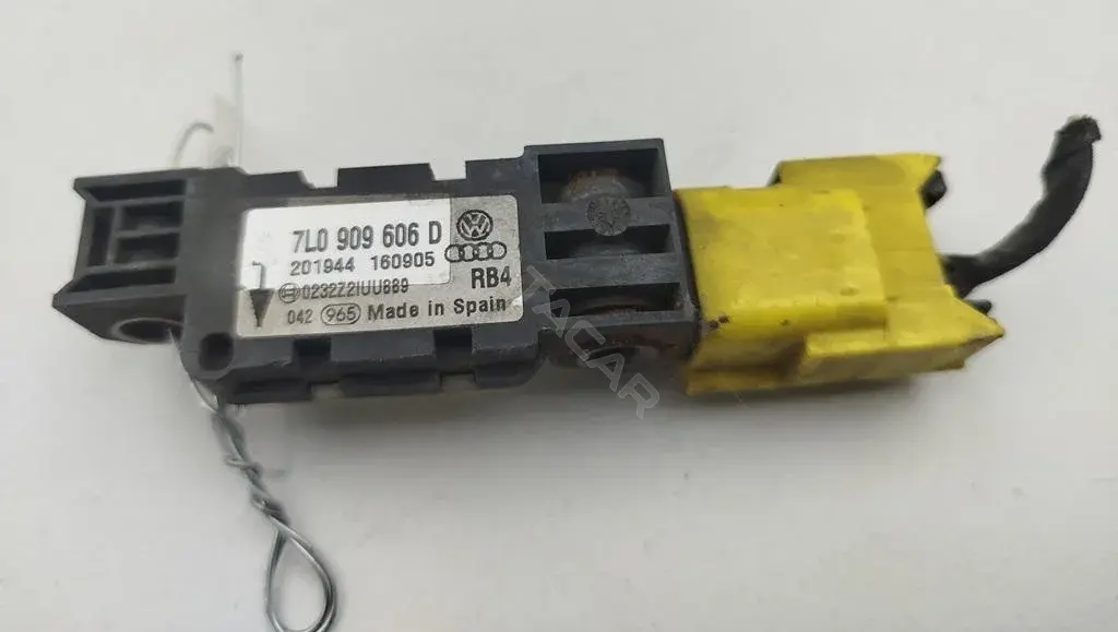Датчик удара 7L0909606D