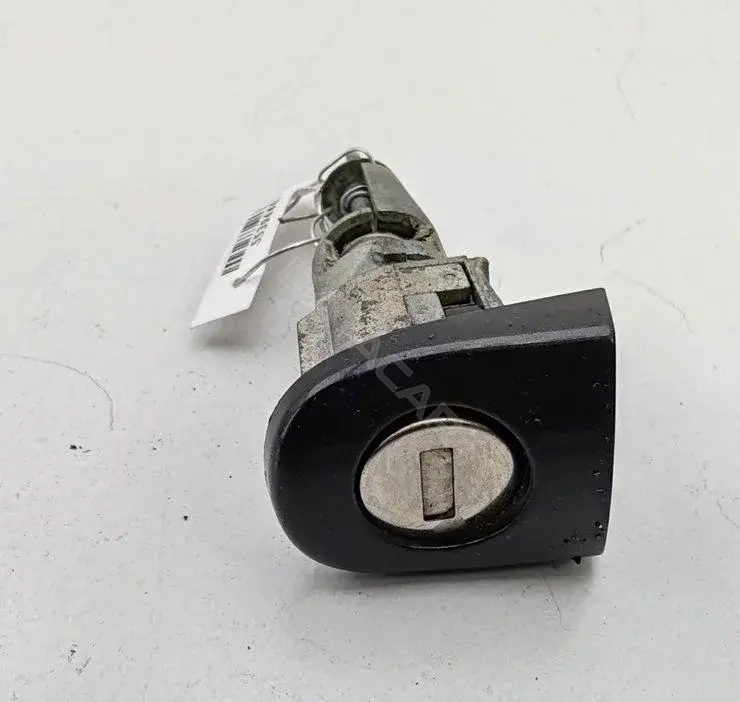 Личинка замка двери 1Z0837167D