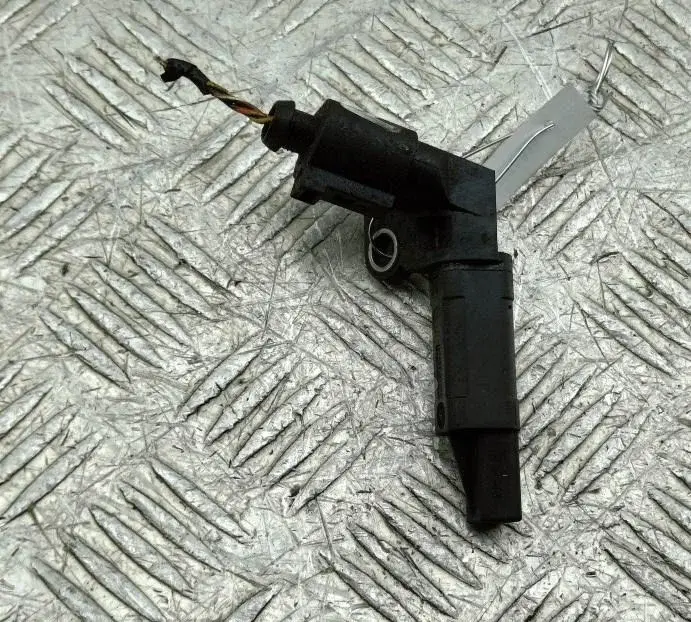 Датчик коленвала 03D906433A