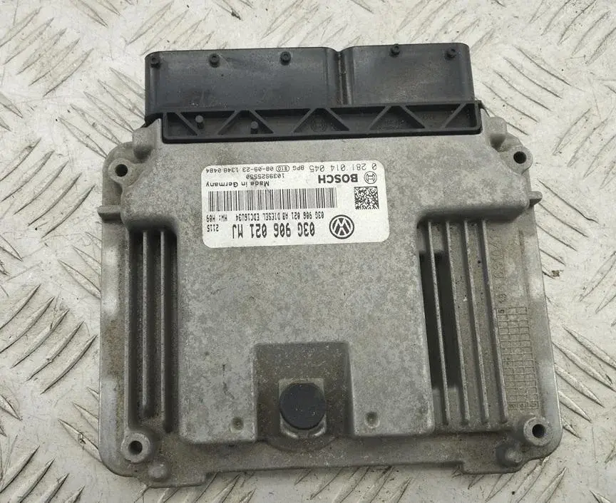 Блок управления двигателем 03G906021MJ