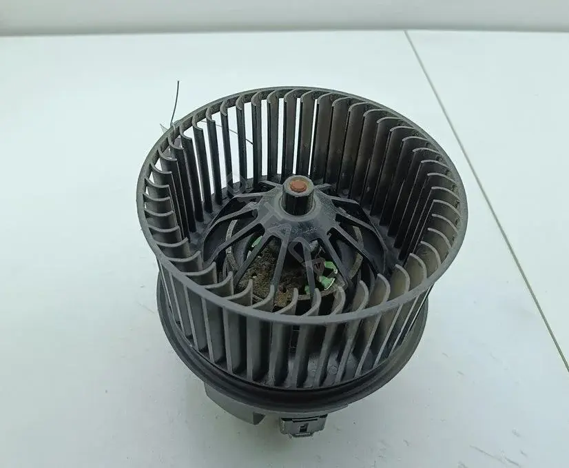 Моторчик печки 3M5H18456EC