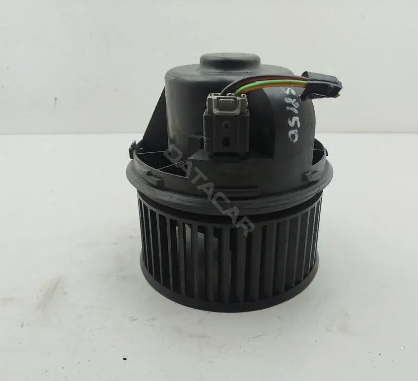 Моторчик печки 3M5H18456EC