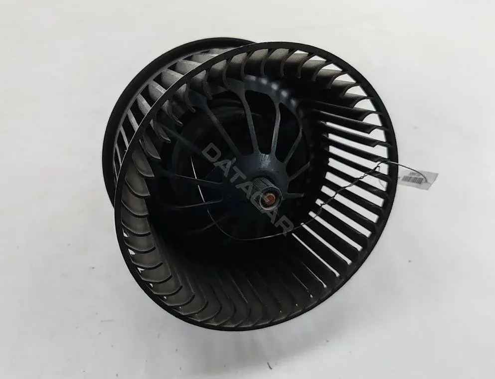 Моторчик печки 3M5H18456EB