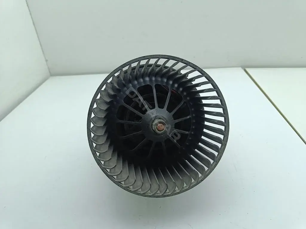 Моторчик печки 3M5H18456EB