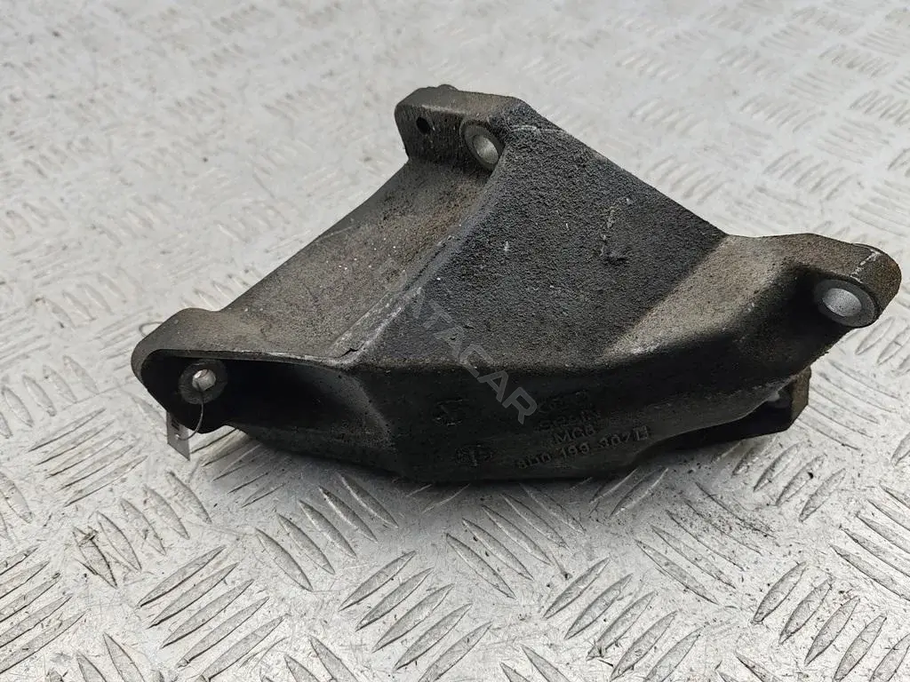 Подушка двигателя (Опора) 8D0199307L