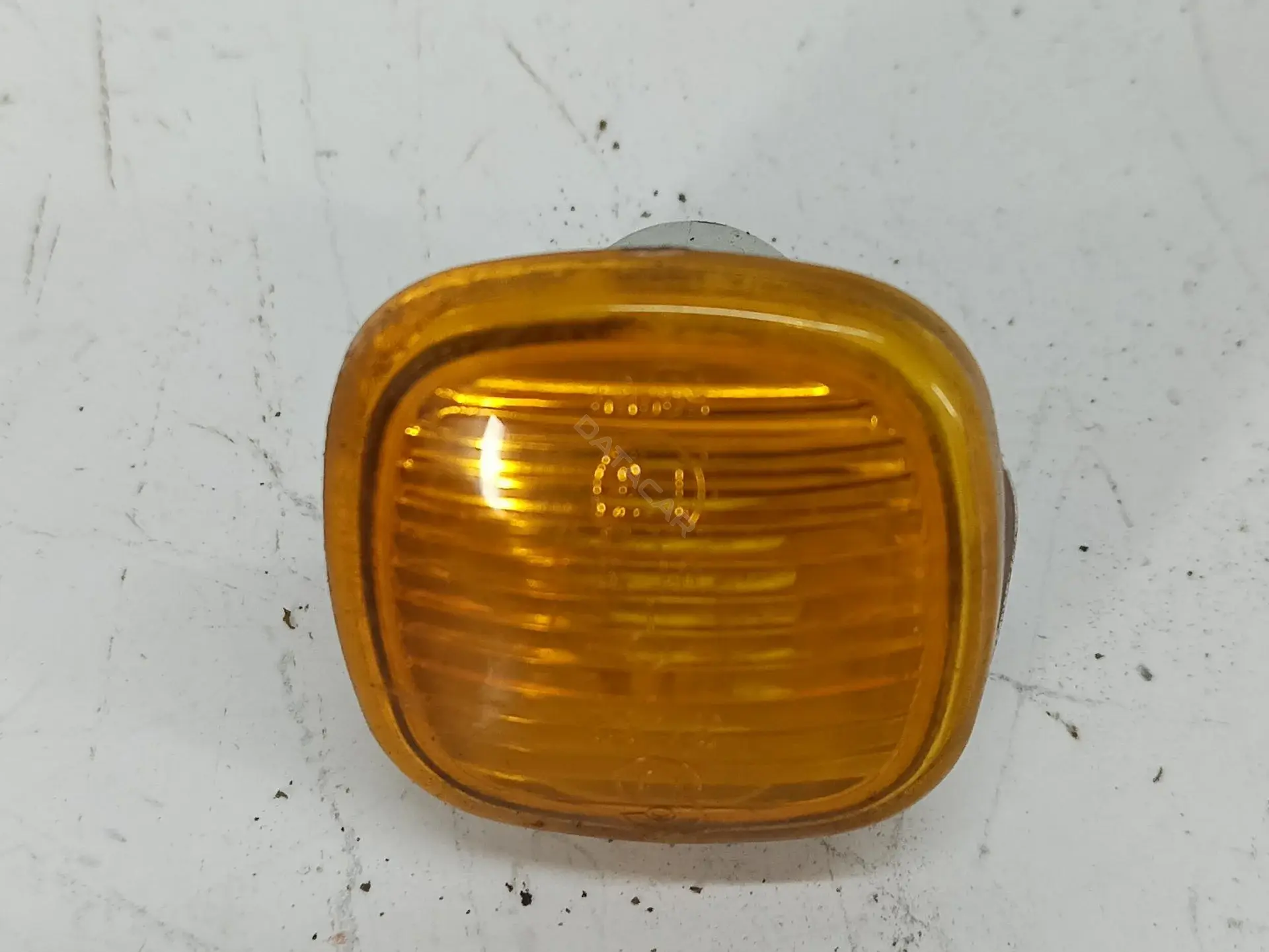 Повторитель передний 4D0949127B