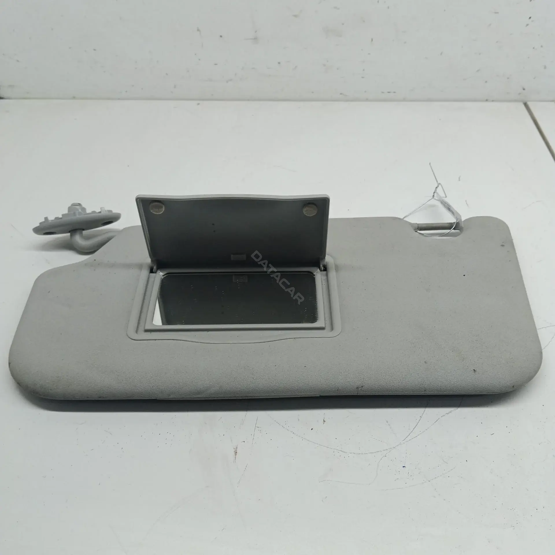 Козырек солнцезащитный 2S61AO4101W