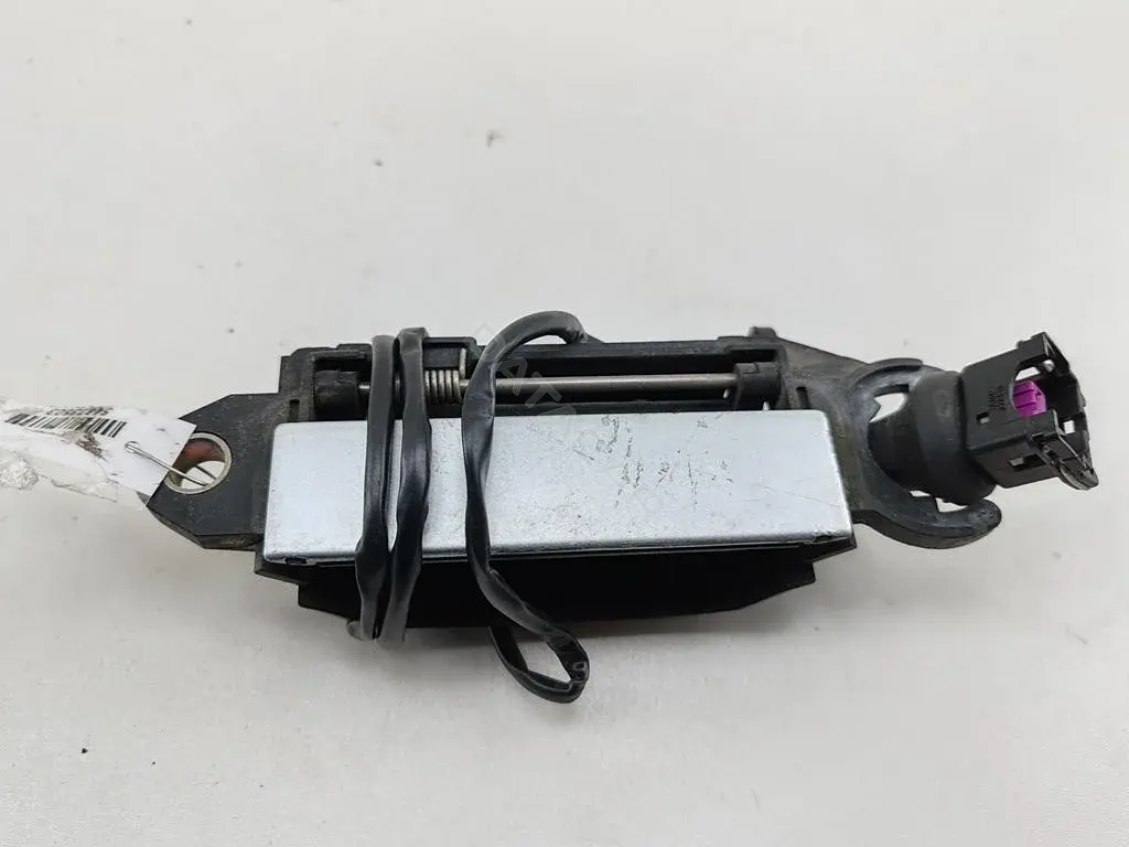 Ручка двери 4A0837205D