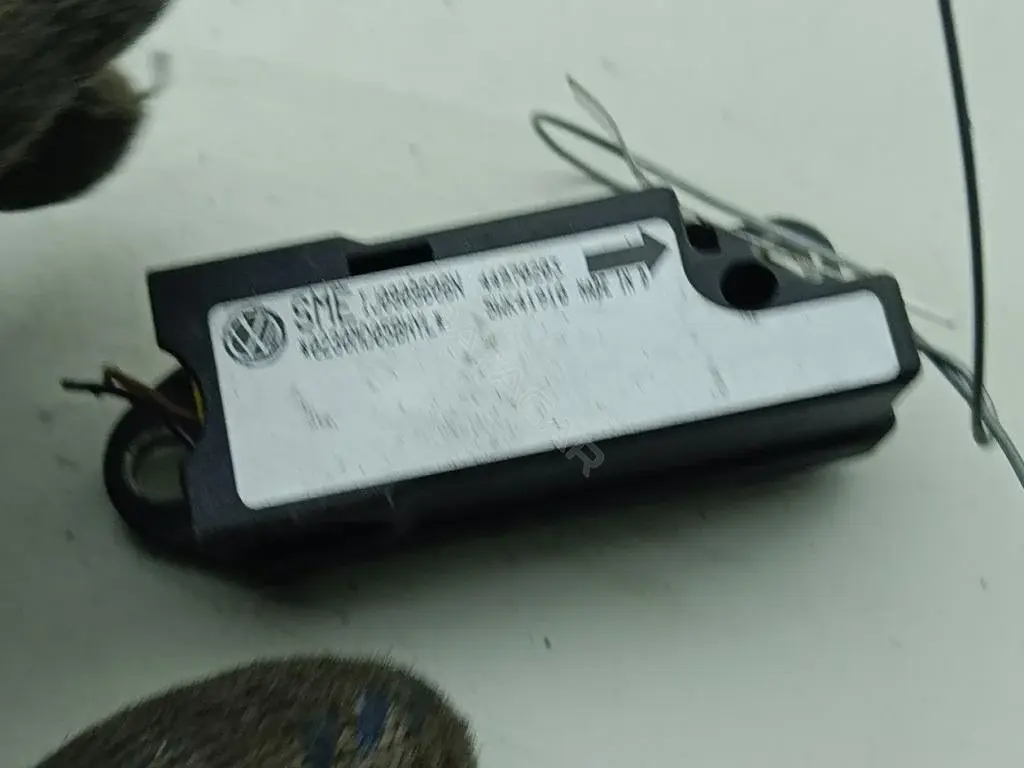 Датчик удара 1J0909606N