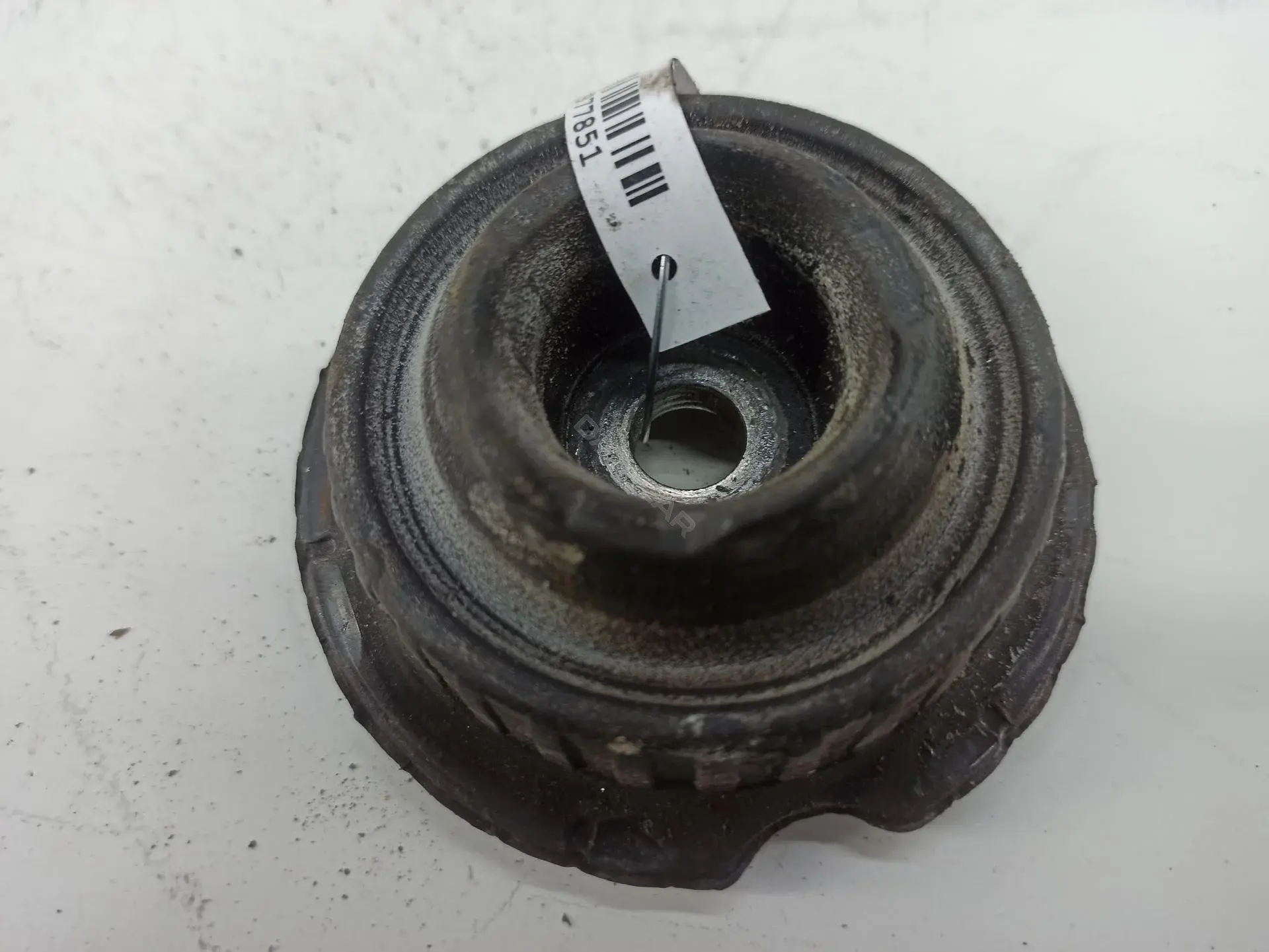 Опора амортизатора 4D0412377F