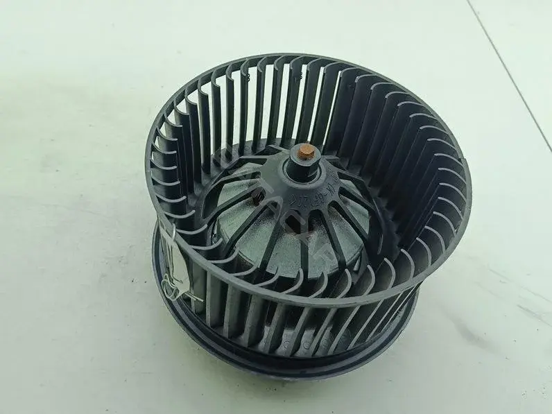 Моторчик печки 3M5H18456CD