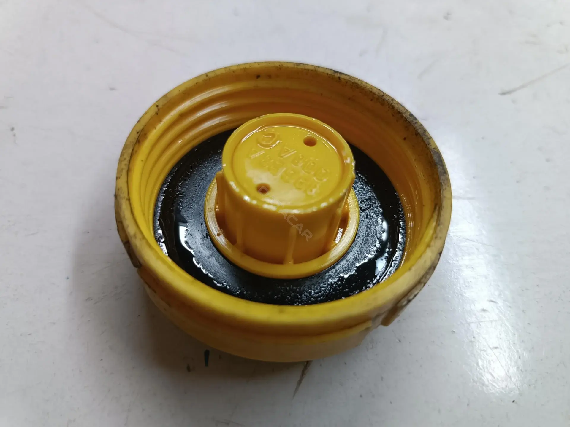 Крышка бачка гидроусилителя 89GB3A