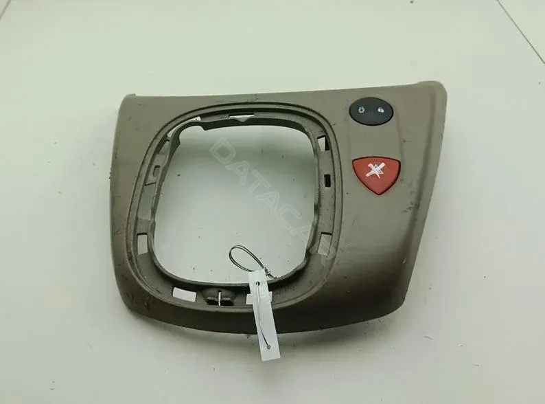 Кнопка аварийки 8200407415