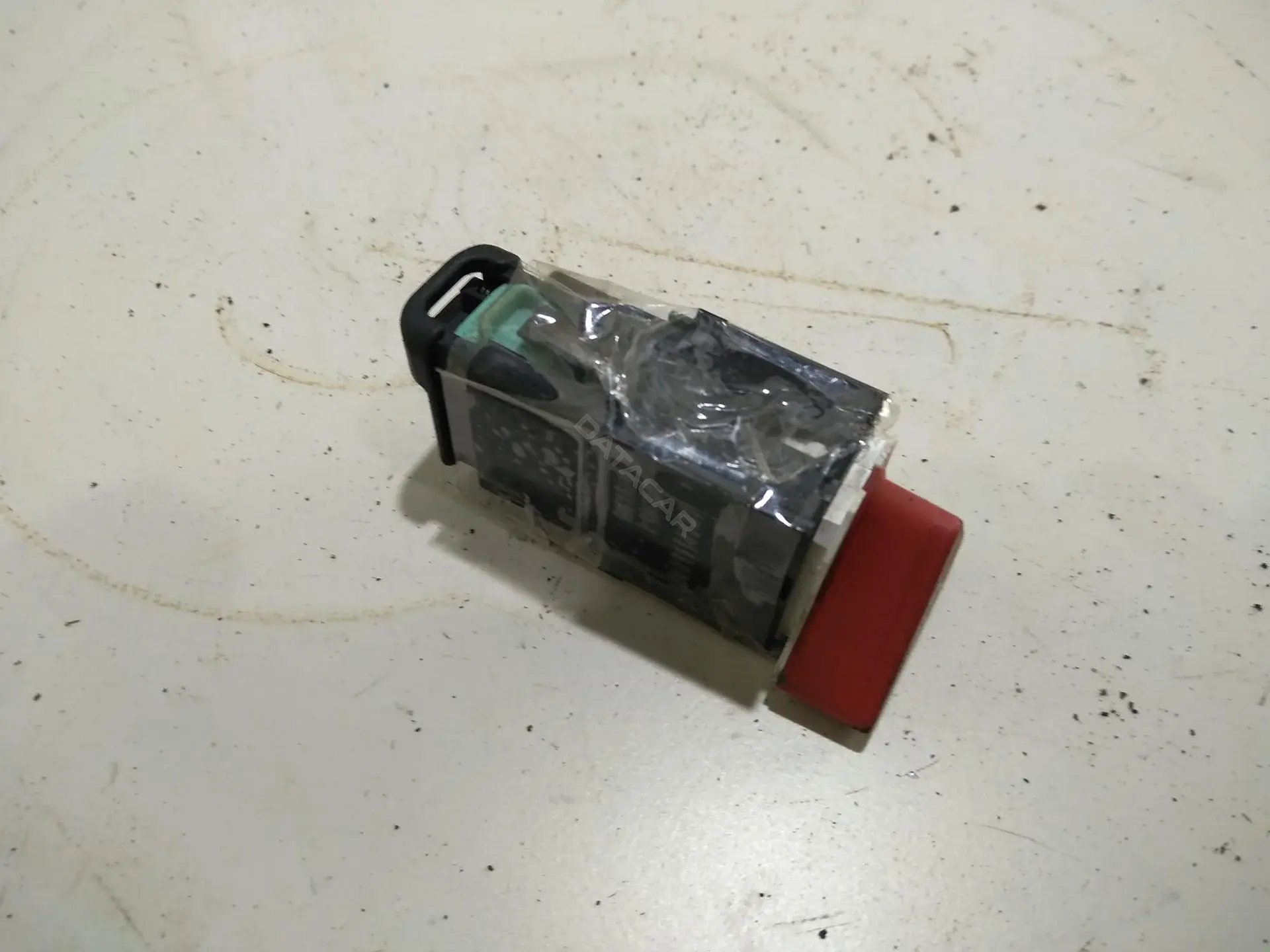 Кнопка аварийки 5M0953509A