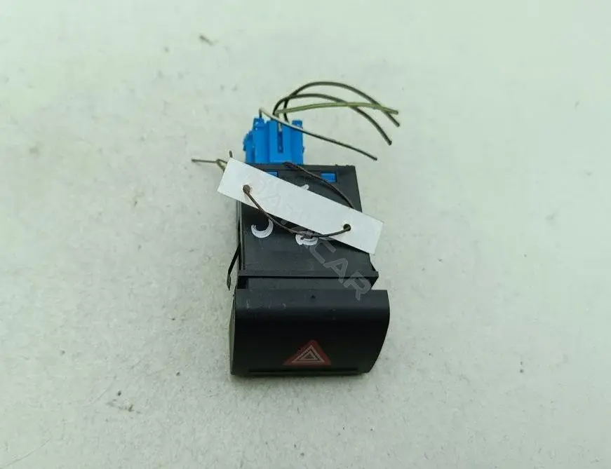 Кнопка аварийки 5Z0953235A