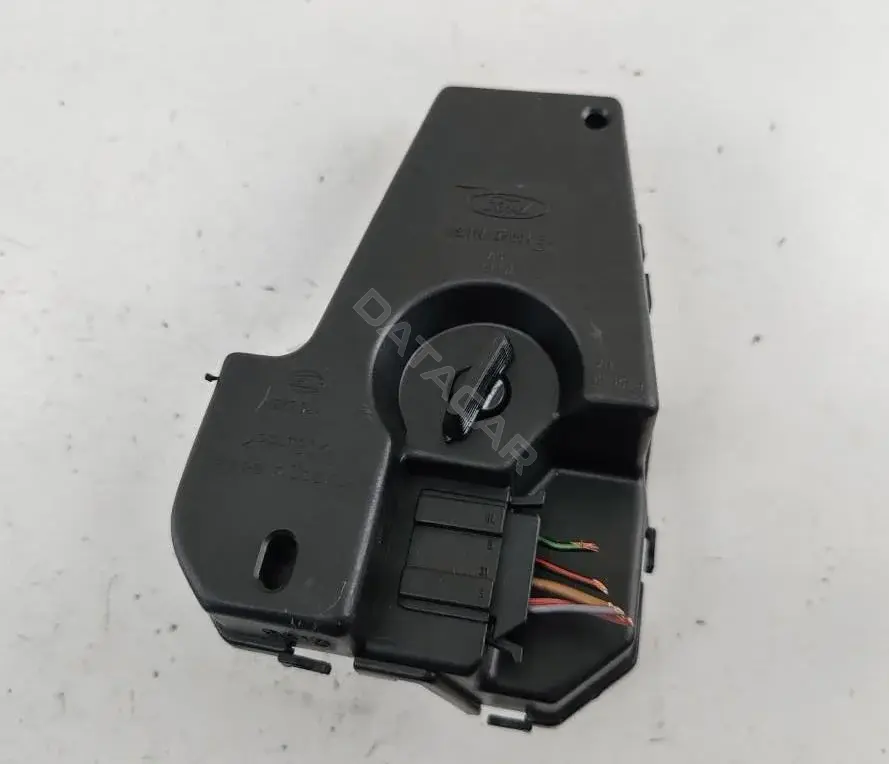 Панель (плата) фонаря заднего 95VW13N004EA
