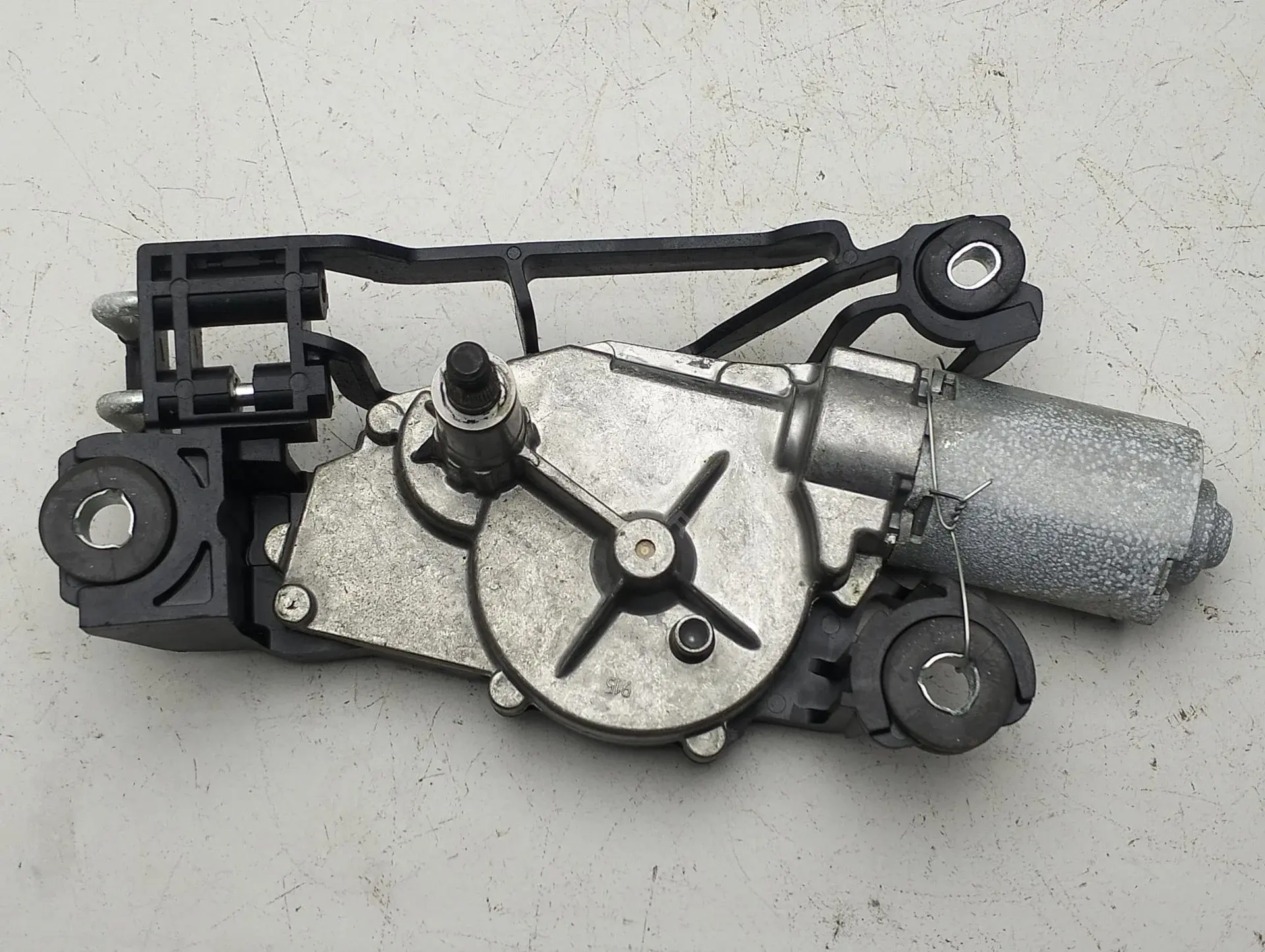 Мотор стеклоочистителя 0390201576
