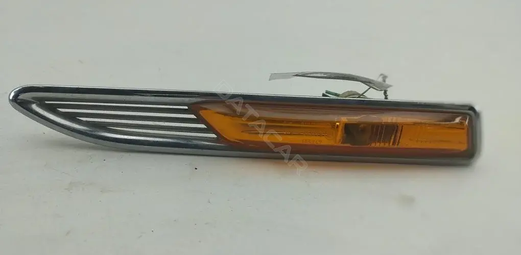Повторитель передний 7S7113K354BD