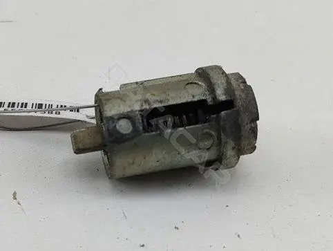 Личинка замка двери Q68BA