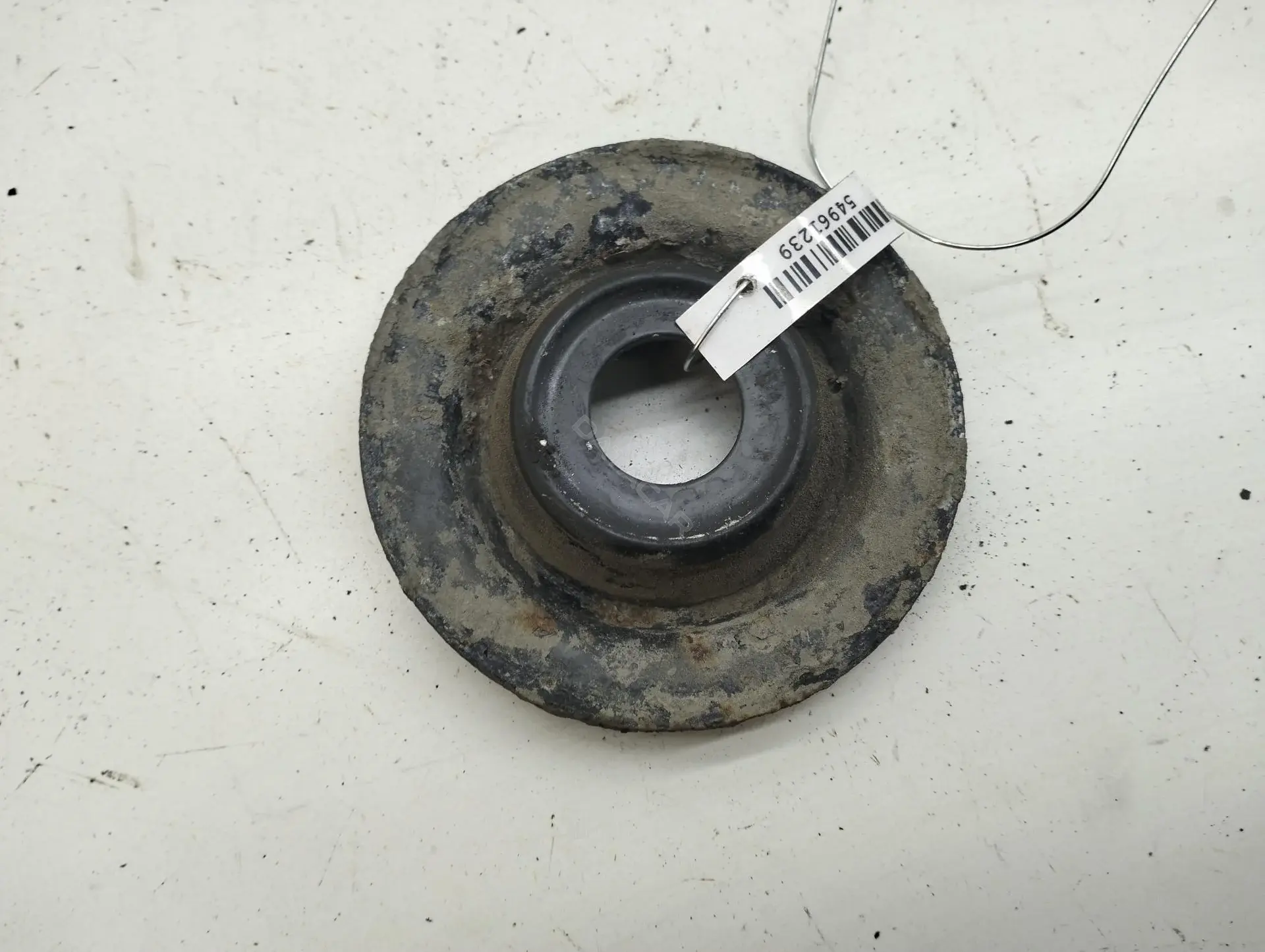 Опора амортизатора 357412341A