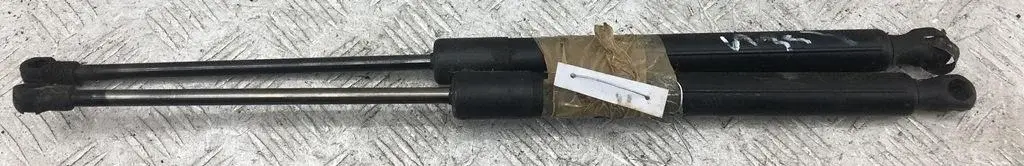 Амортизатор крышки багажника, капота, заднего стекла 1K6827550D