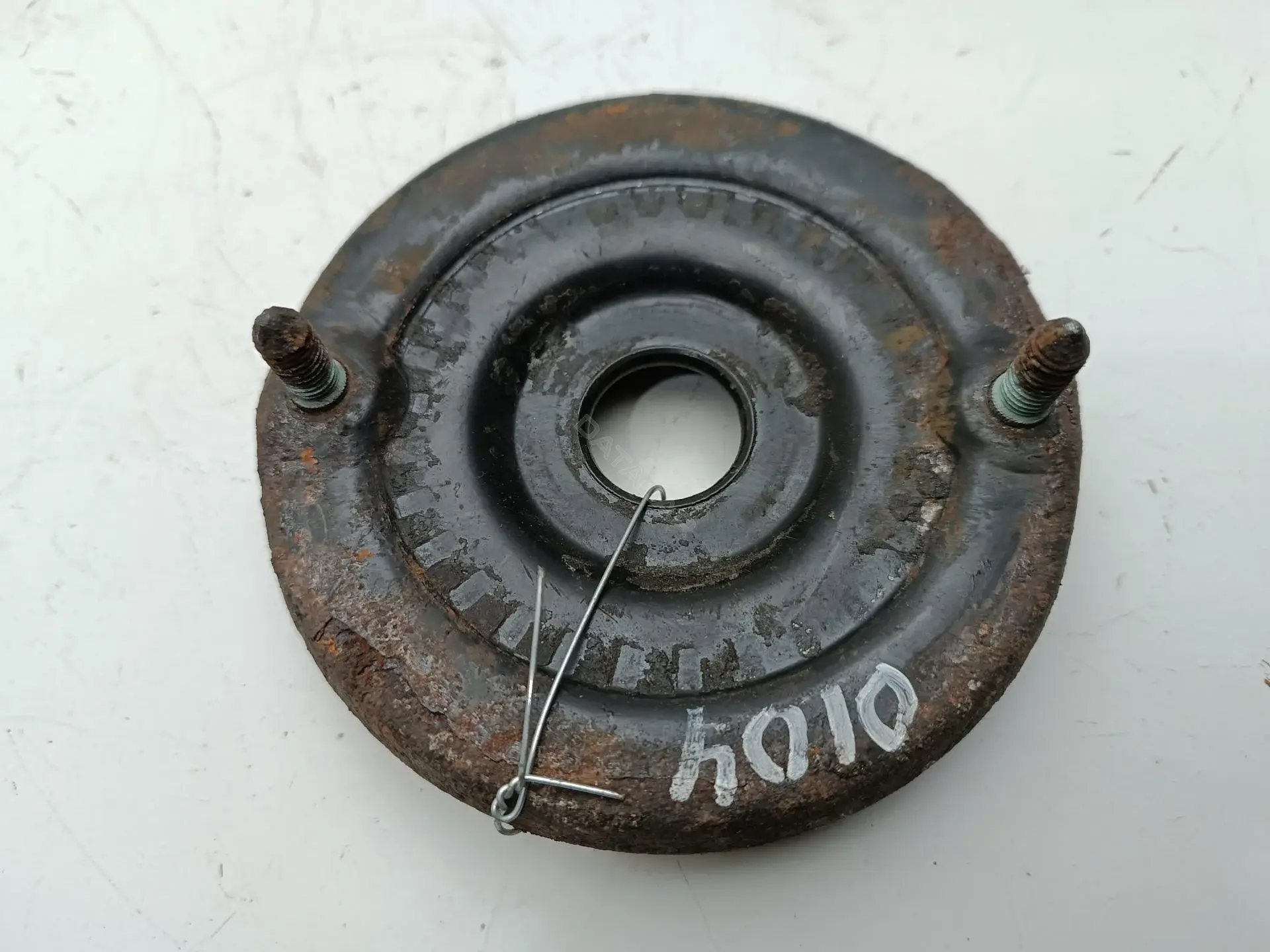 Опора амортизатора 8D0412111A