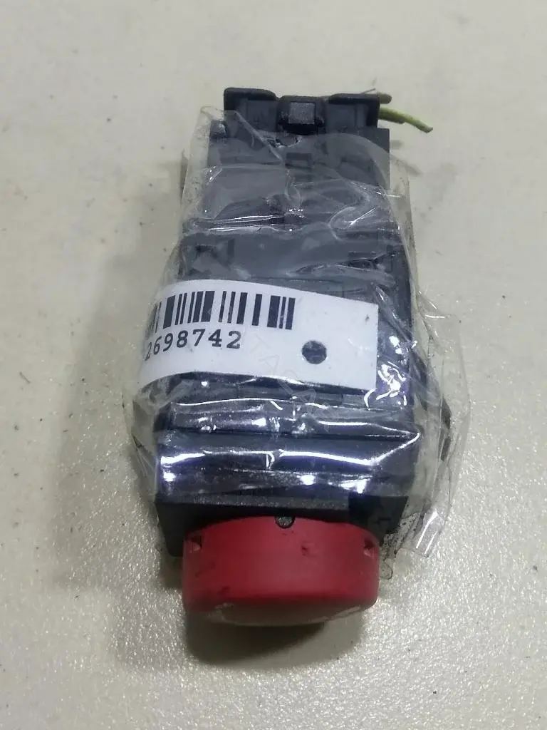 Кнопка аварийки 6L1953235A