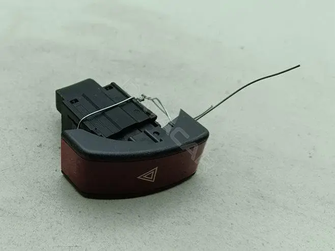 Кнопка аварийки 13539900