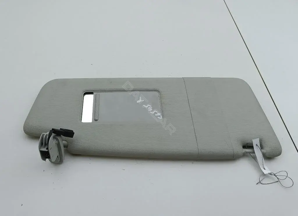 Козырек солнцезащитный 1T0857552