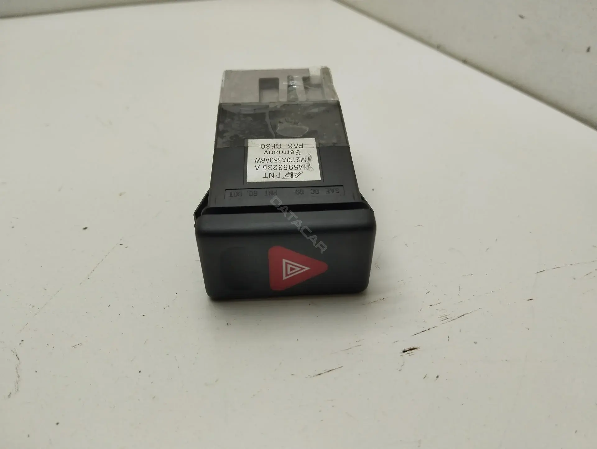 Кнопка аварийки 7M5953235A