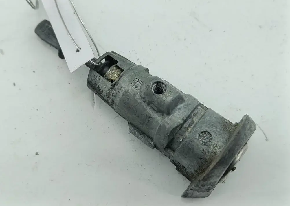 Личинка замка двери 8c0837157a