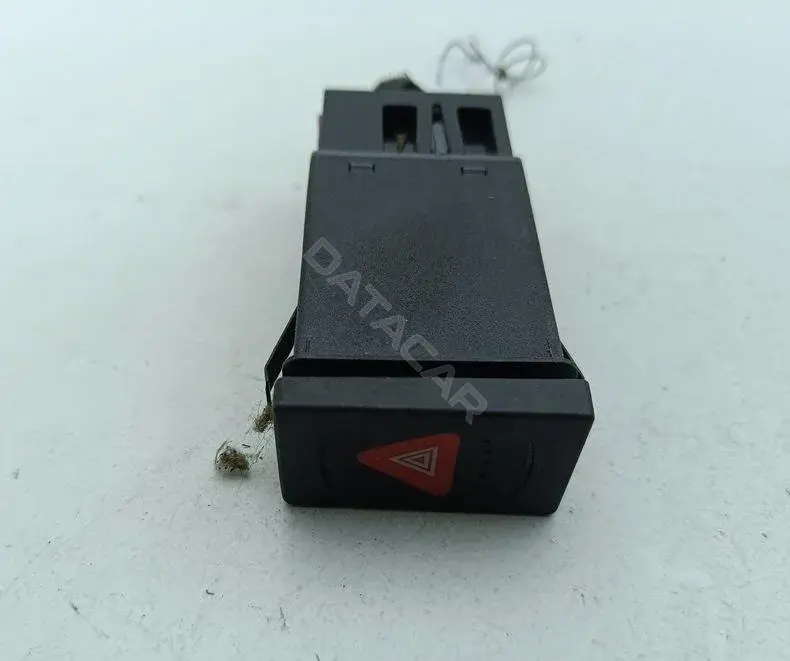 Кнопка аварийки 30953235B