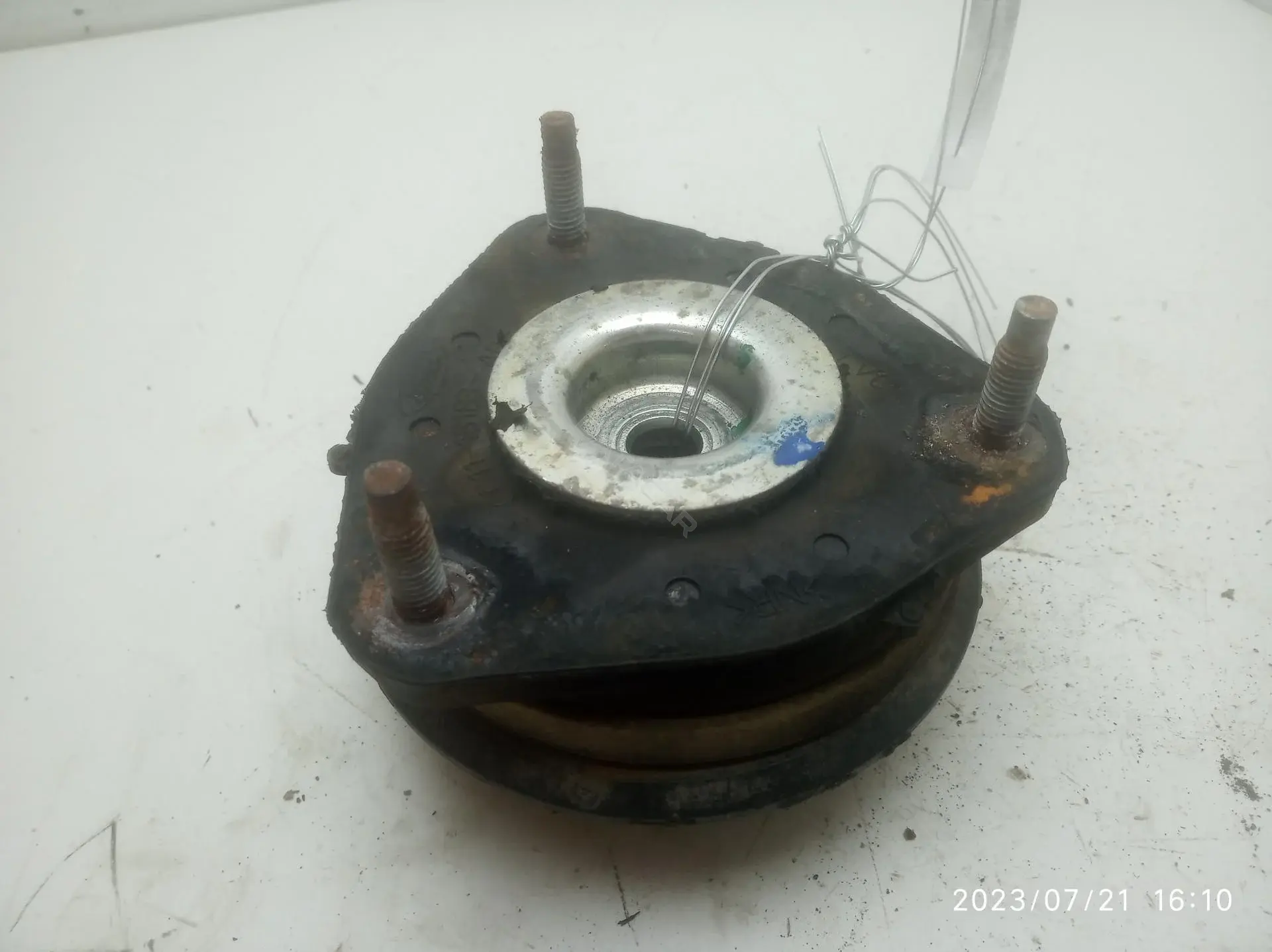 Опора амортизатора 6c1118183ab