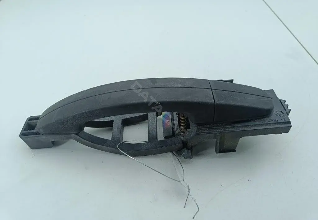 Ручка двери 3M51R224A37AD