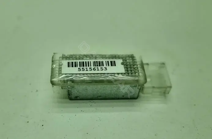 Плафон освещения салона 6l0947565