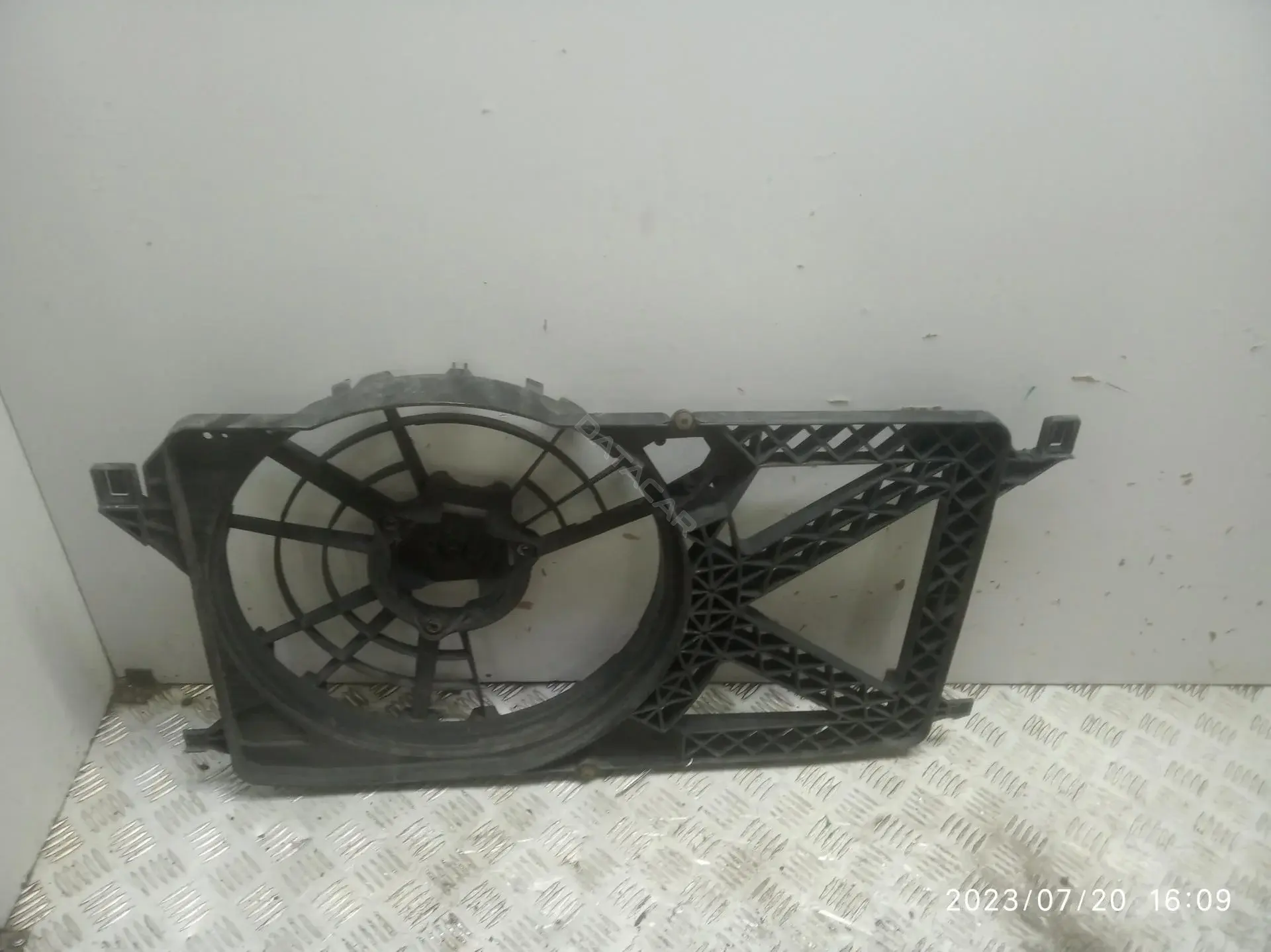Кронштейн вентилятора радиатора 4c118c607ab