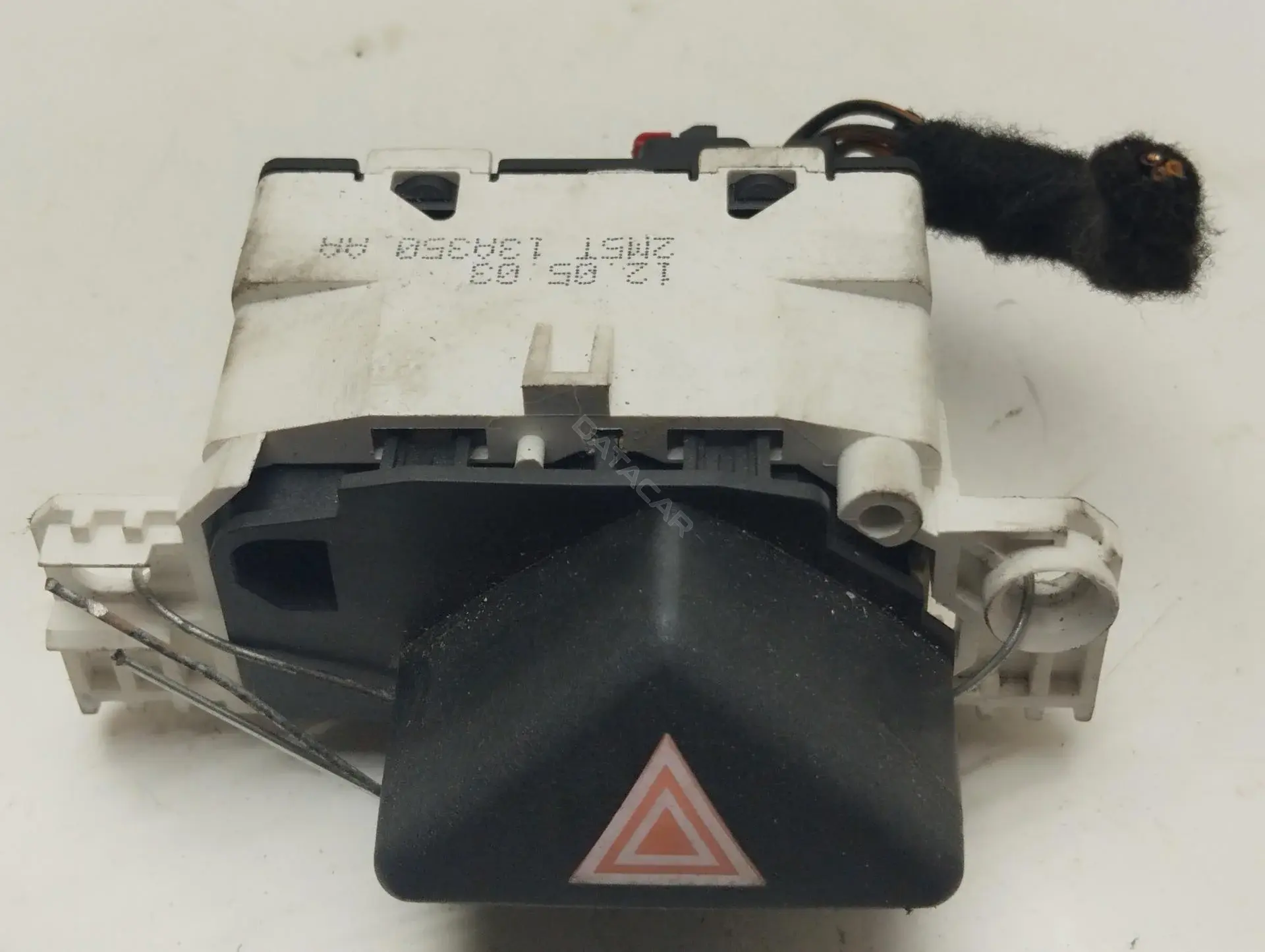 Кнопка аварийки 2M5T13A350AA
