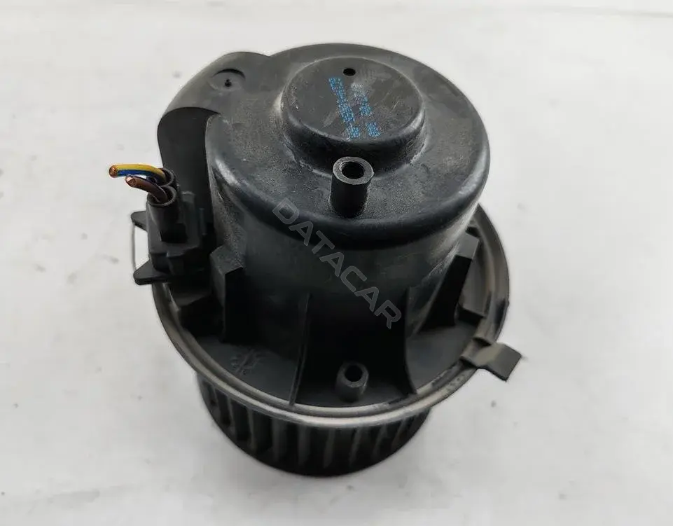 Моторчик печки 6C1H18456BA