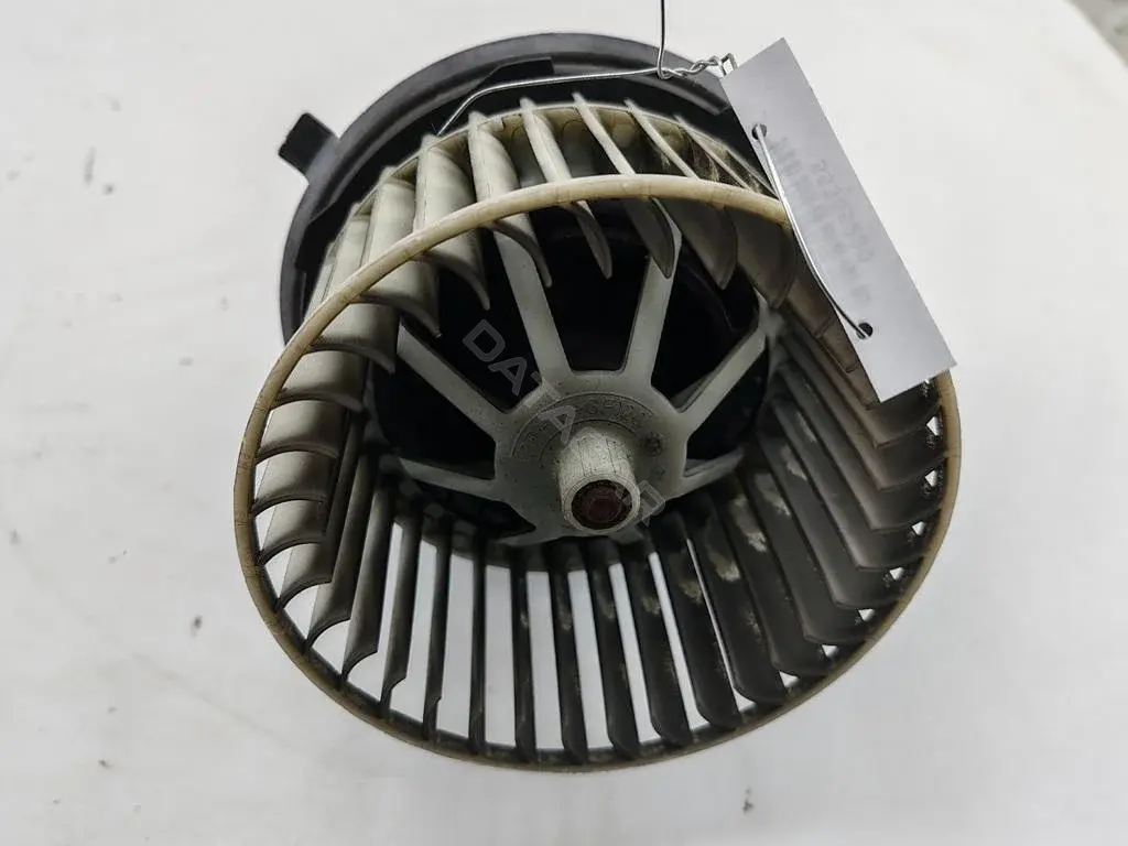 Моторчик печки 6C1M18456CA