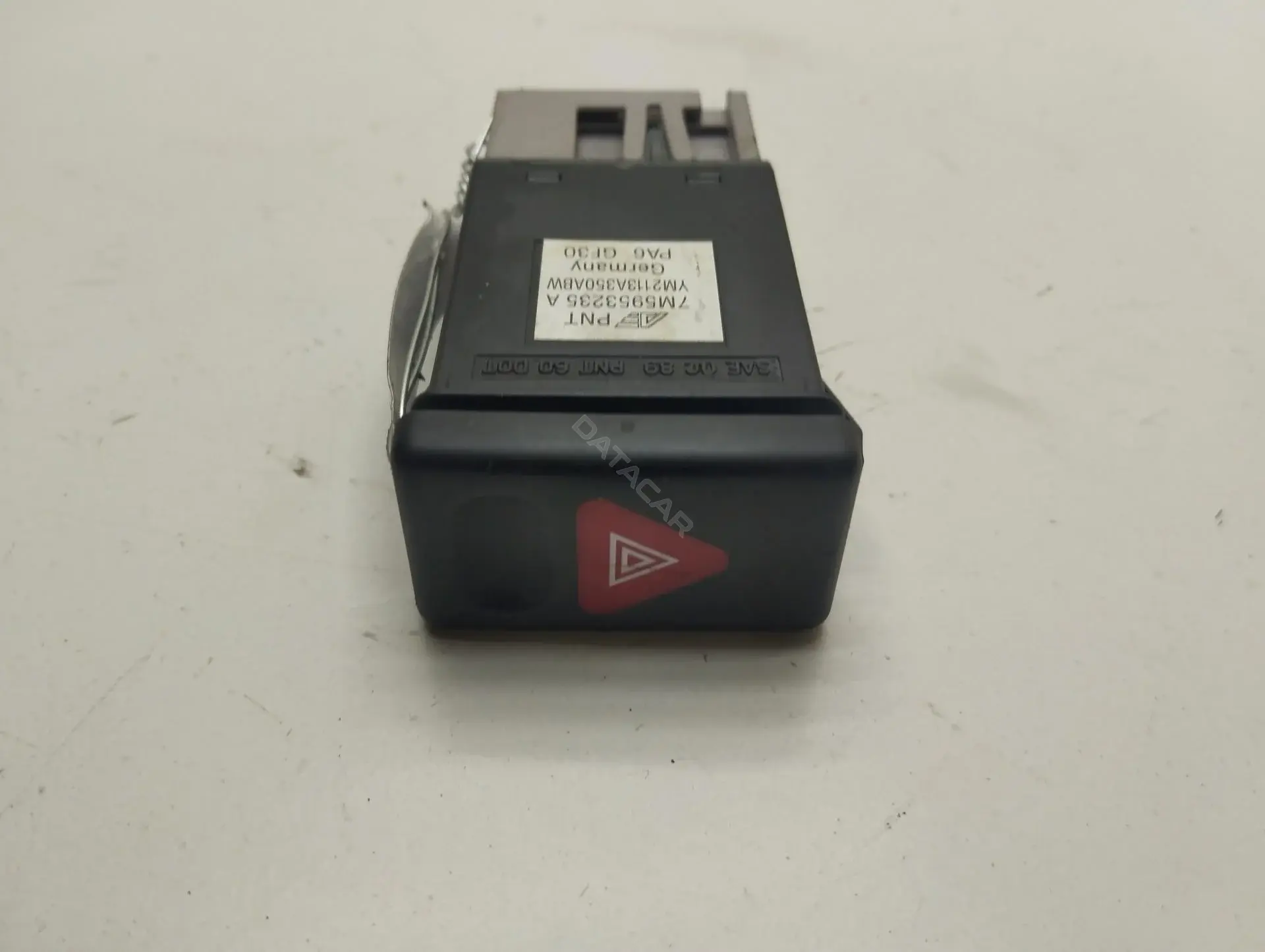 Кнопка аварийки 7M5953235A