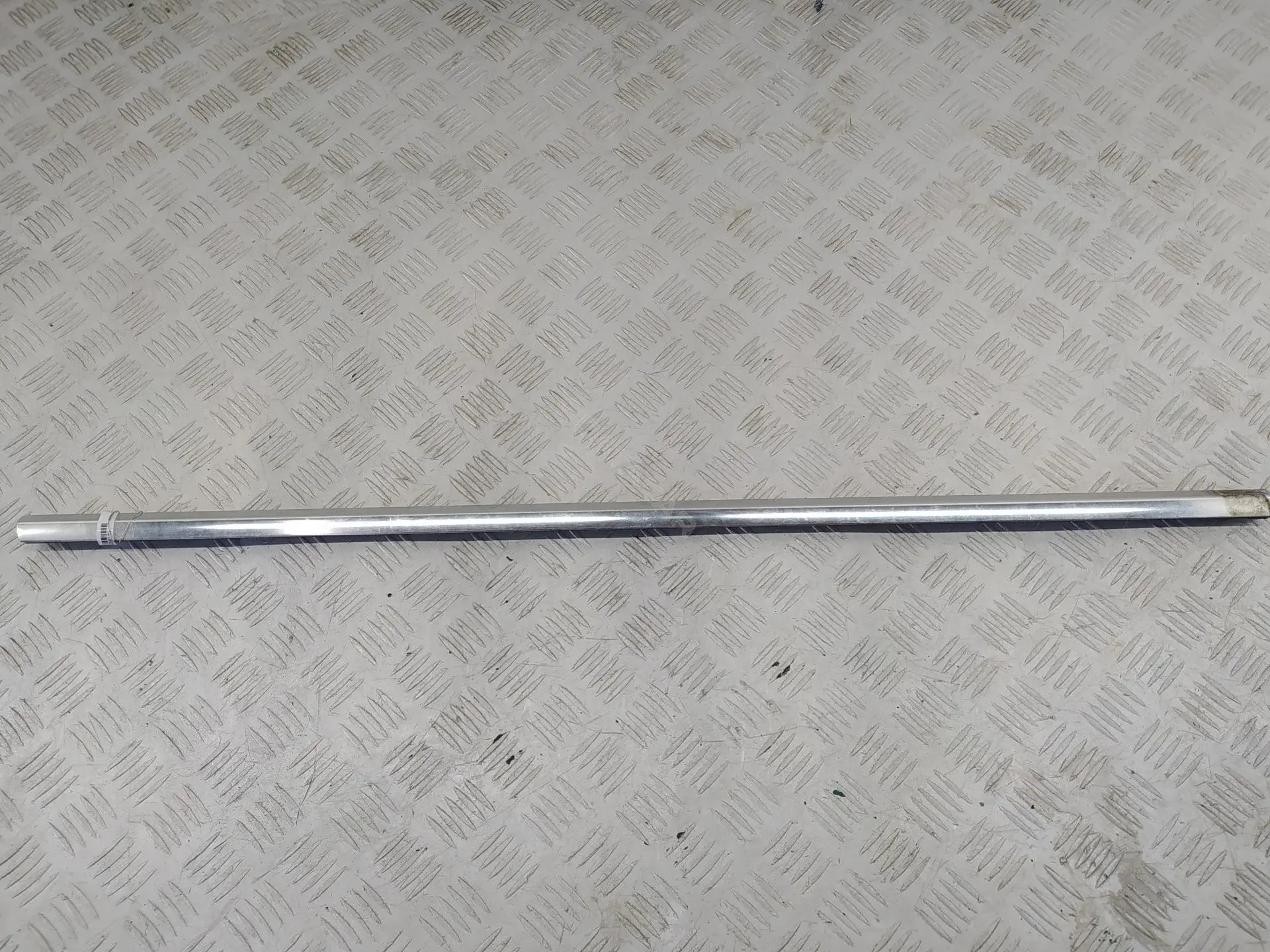 Молдинг стекла 8X23F21452AD