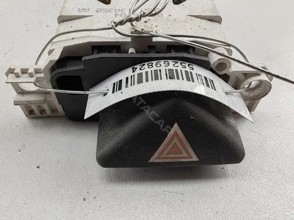 Кнопка аварийки 2M5T13A350AA
