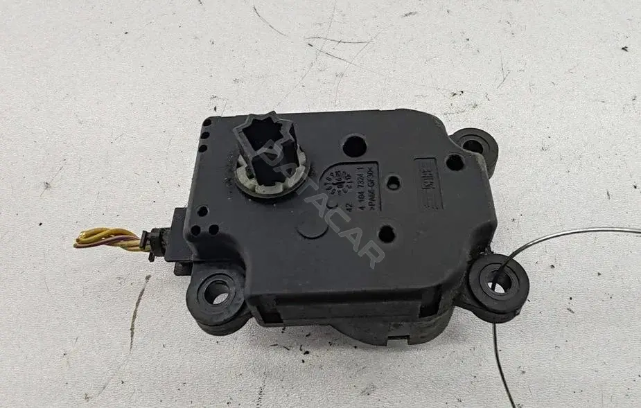 Мотор заслонки печки 4PUH19E616AC