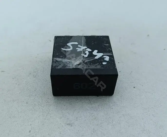 Реле стеклоочистителя 4B0955531D
