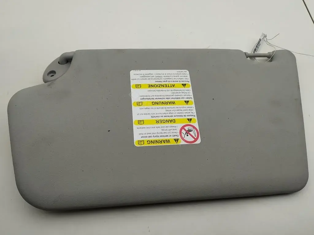 Козырек солнцезащитный DD1069270 94