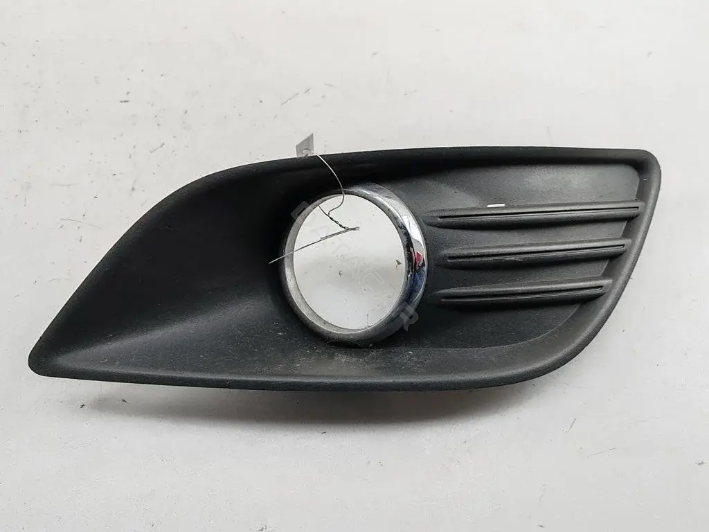 Рамка фары противотуманной 8M51R19952A